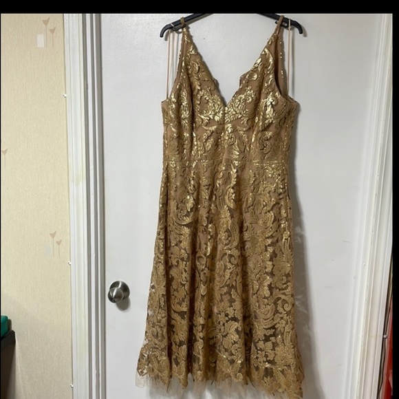 EUC Dress the Population Blair dress size Medium - Picture 6 of 10